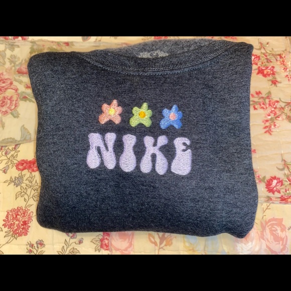 Tshirts crewnecks hoodies - Picture 2 of 2